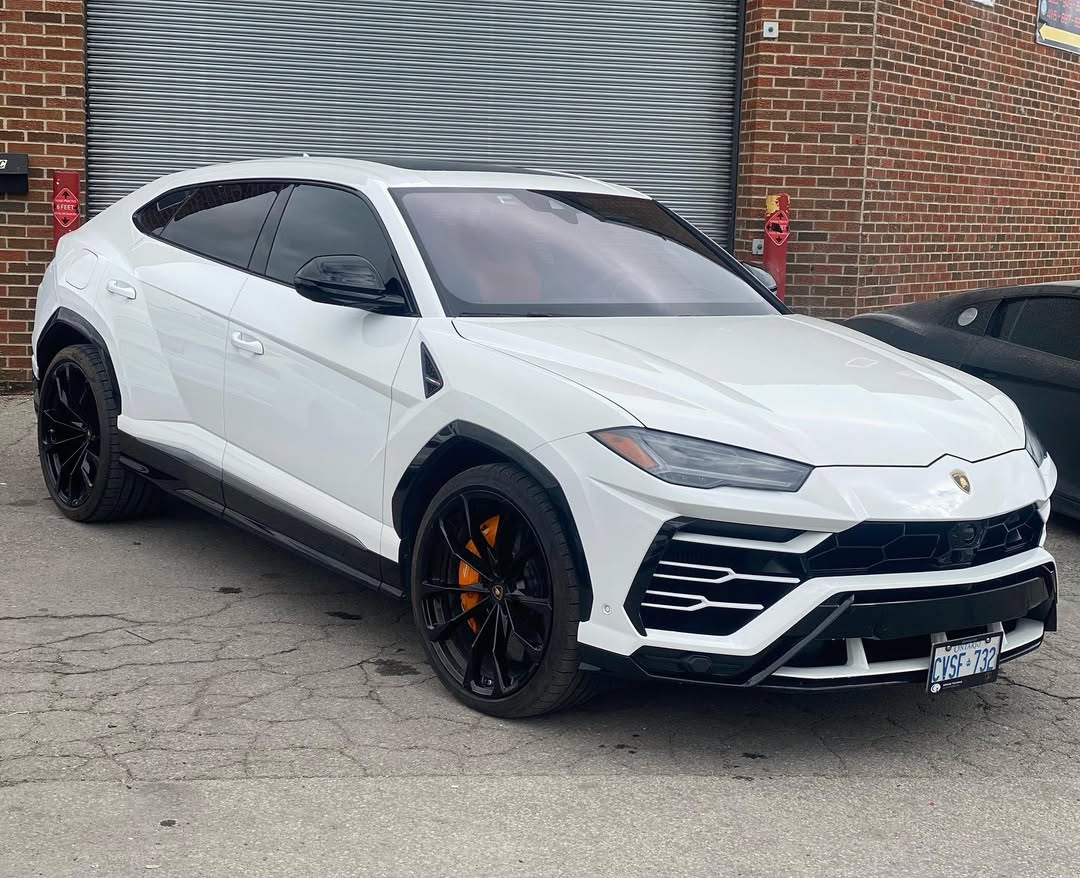 Rolling in the deep #lambo #lamborghini #urus #lamborghiniurus #exoticcars #exotic #fastcar #racecar #mississauga #toronto #1worldauto #autobody #bodyshop #freshpaint